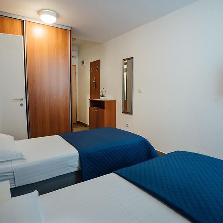 Sobe Rooms Nataly Sežana エクステリア 写真