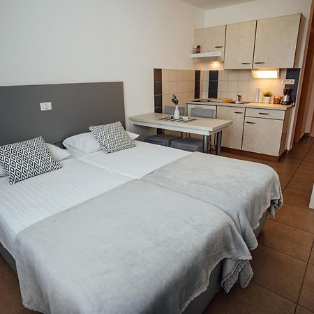 Sobe Rooms Nataly Sežana エクステリア 写真