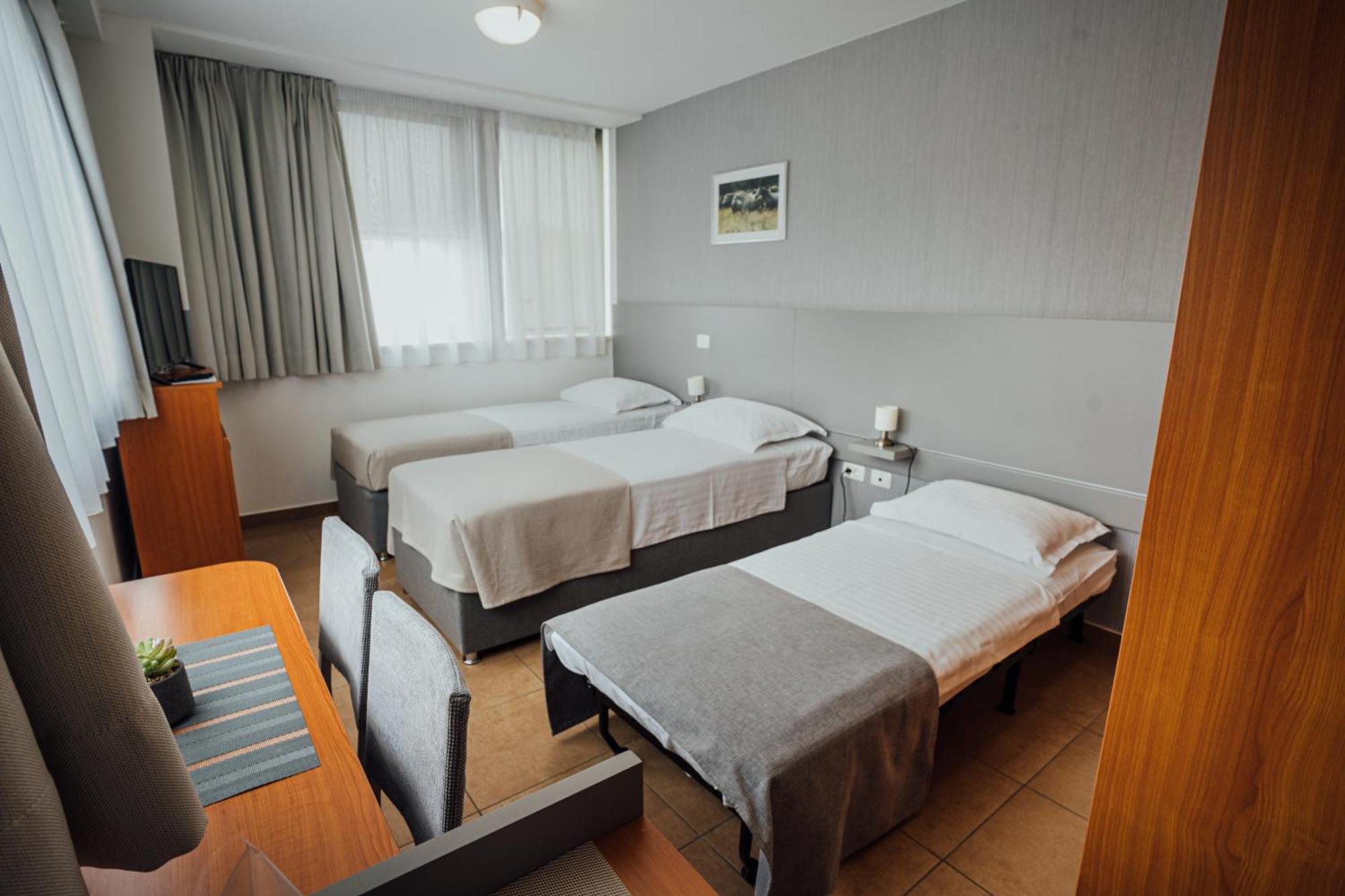 Sobe Rooms Nataly Sežana エクステリア 写真