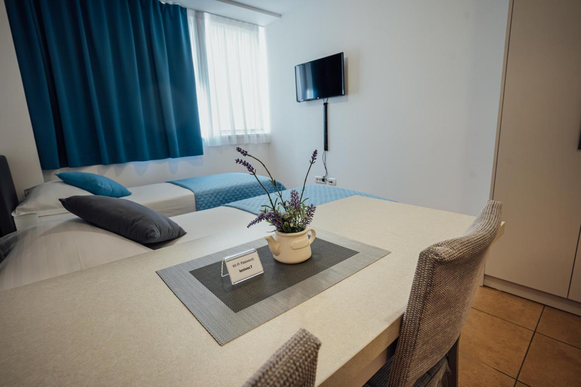 Sobe Rooms Nataly Sežana エクステリア 写真