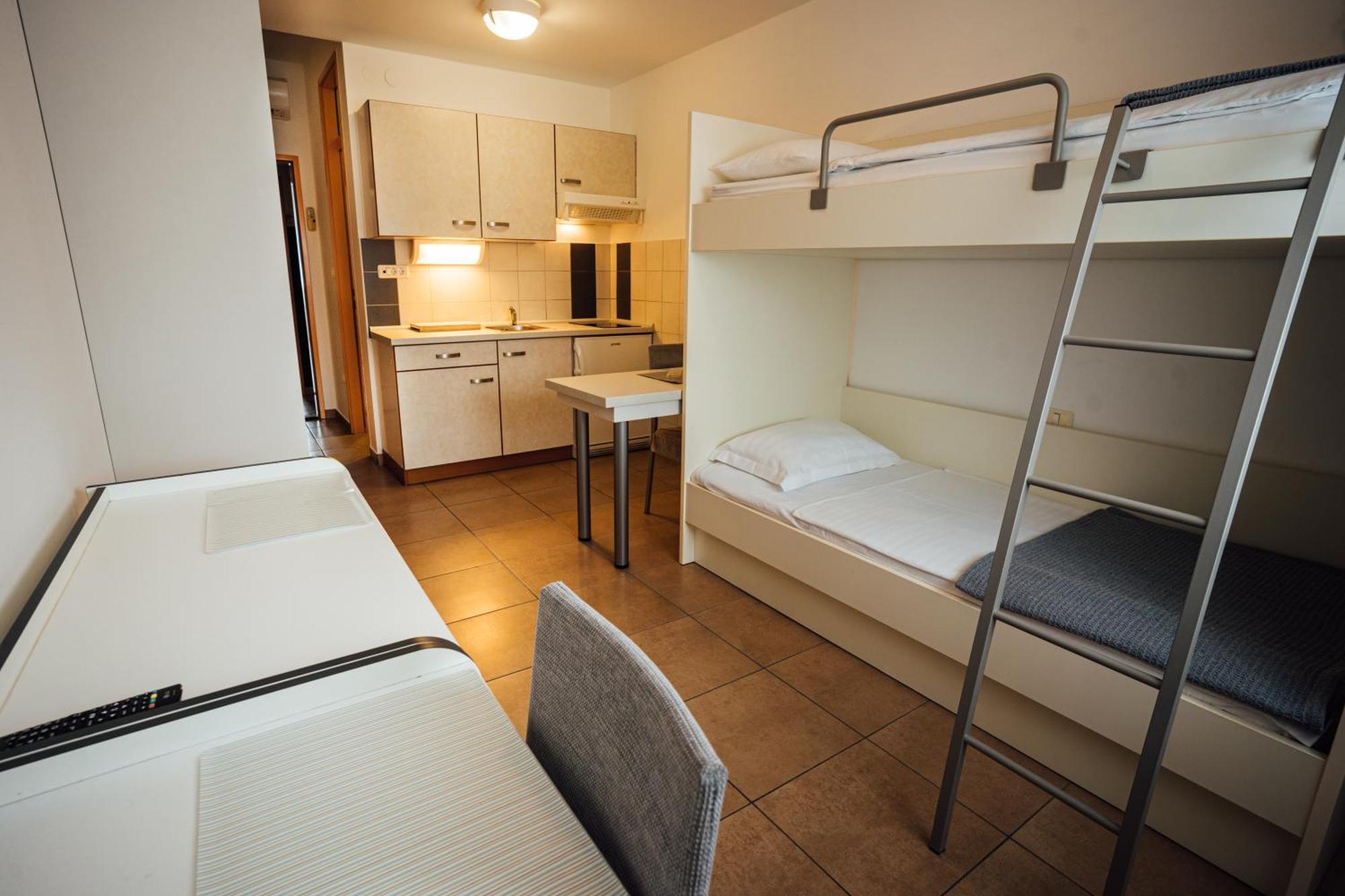 Sobe Rooms Nataly Sežana エクステリア 写真